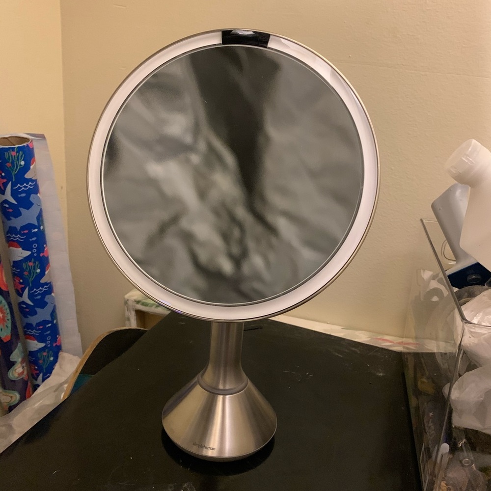 Simple Human Lighted 5x Mirror